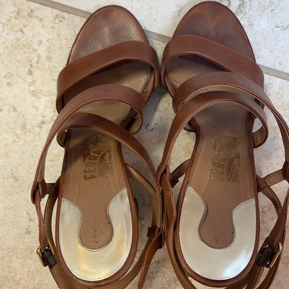 Salvator Ferragamo tan heels size 8 - Picture 3 of 6